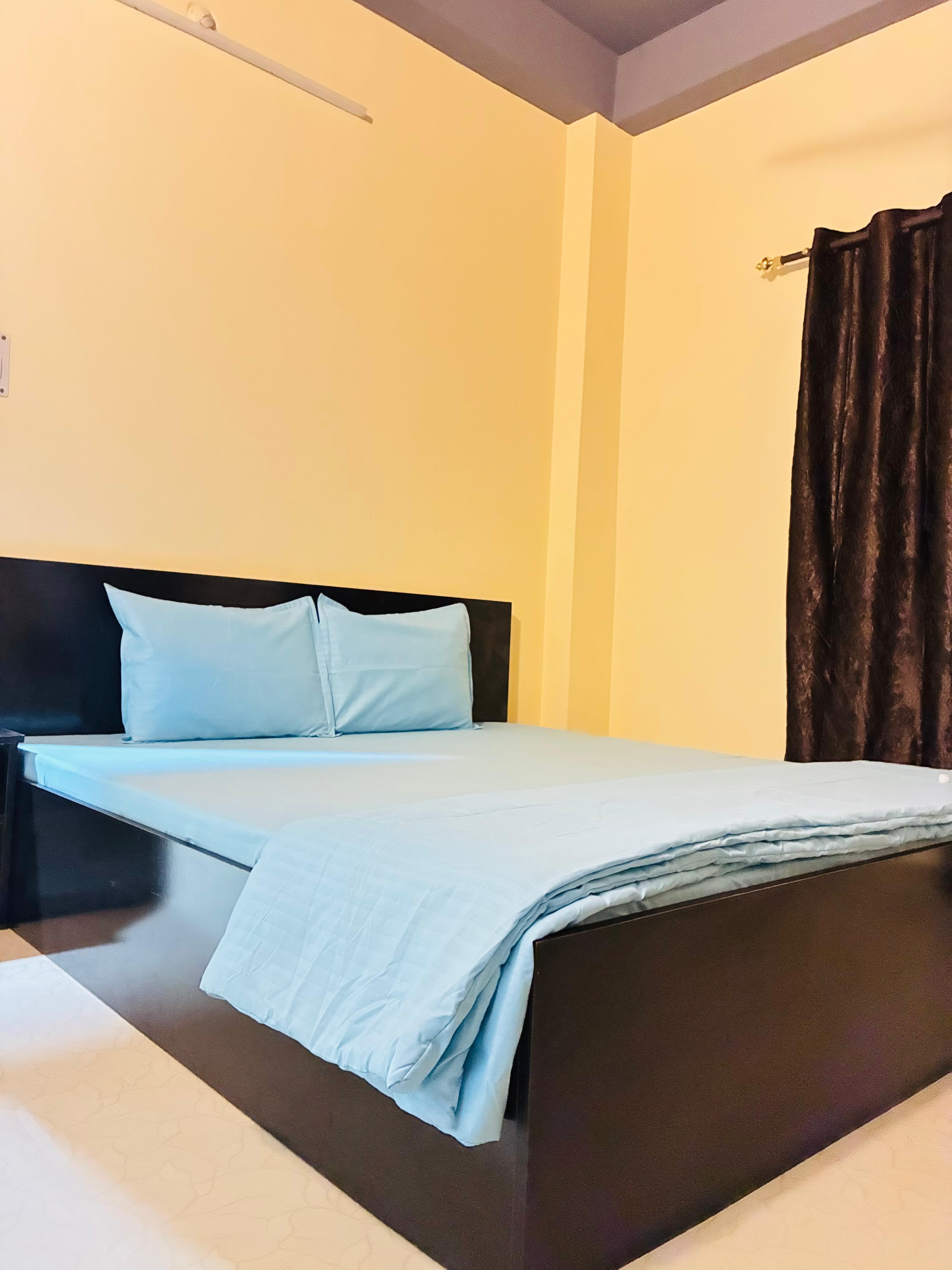 Double room with private bathroom at Moonleaf Stay